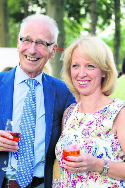 Der Politiker: FDP-Mann Arno Reglitzky mit CDU-Kreisvorsitzender Britta Witte | Foto: mum