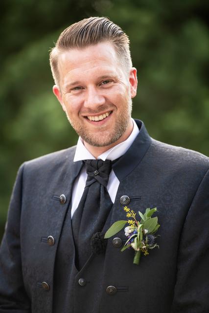 Robert (37) aus Apensen an seinem Hochzeitstag