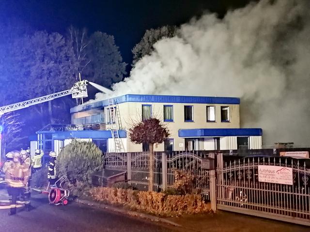 Die Feuerwehr kämpfte über Stunden gegen die Flammen