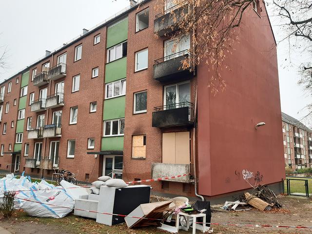 Das brandbetroffene Haus vier Wochen später.
Es ist noch nicht wieder bewohnbar Foto: os