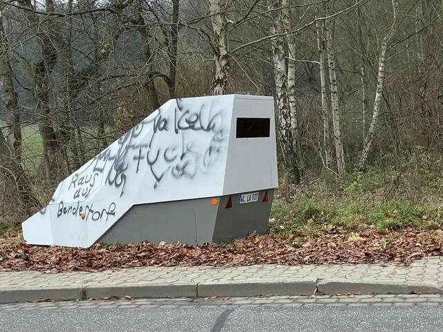 Der Blitzer wurde völlig verschmiert