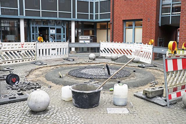 Die Brunnenanlage vor dem Rathaus wurde komplett saniert