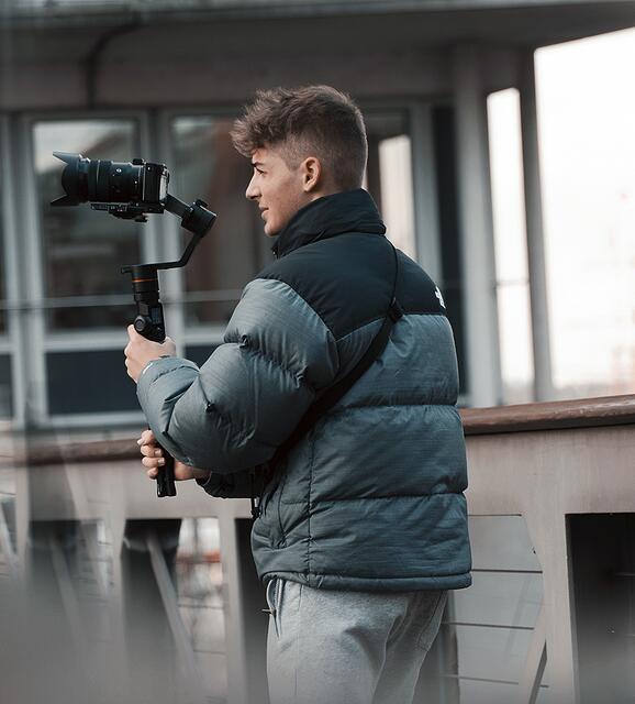 Engagiert sich für den lokalen Handel: Videocreator und Produzent Julian Krüger | Foto: Luca Credo