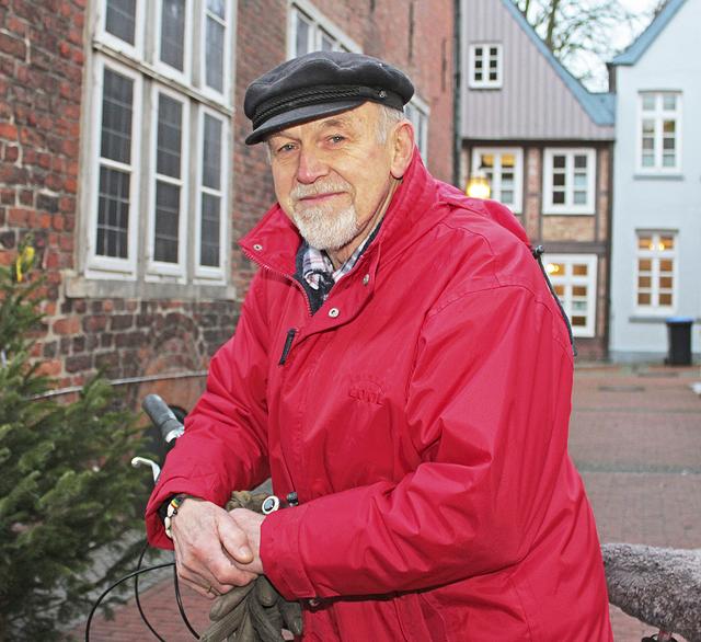 Burghard Holz, Renter aus Stade: "Meine Hoffnung 2020 war, dass die meisten Menschen gesund geblieben sind. Nun hoffe ich, dass wir alle weiterhin gesund bleiben und sich die Corona-Lage vielleicht schon im Sommer etwas normalisiert. Dann kann ich hoffentlich meinen 70. Geburtstag nachfeiern." | Foto: jab