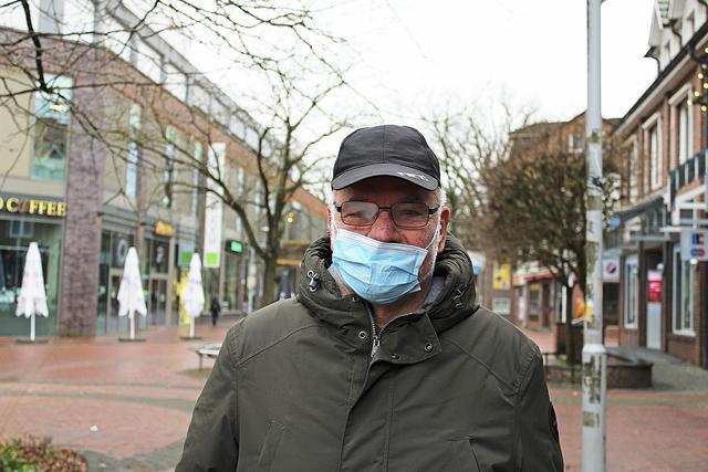 Wilfried Koch, Sicherheitsmitarbeiter aus Buchholz: "2020 war ein sehr schweres Jahr für mich. Ich hoffe, im nächsten Jahr wieder einen Job zu finden und dass wir in der Seniorengruppe, die ich betreue, wieder Spieleabende und Tagesausflüge unternehmen können." | Foto: sv