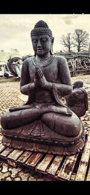 Dieser zwei Meter hohe Buddha-Koloss wird Blickfang in der Lobby sein
Foto: Marc Briese