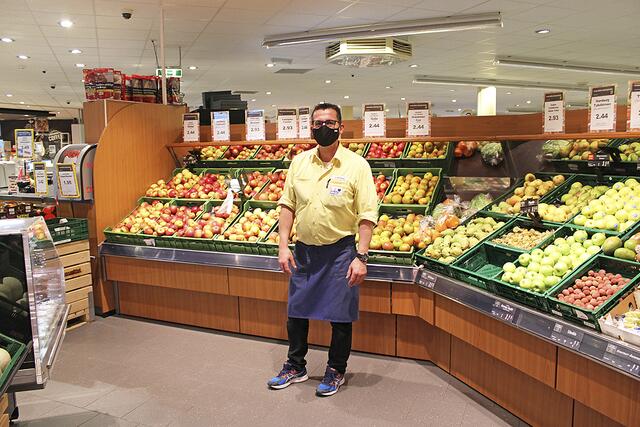 Filialleiter Oliver Michelsen von Edeka Subey in Buchholz ist mit dem Großteil seiner Kunden zufrieden, die üblichen Beschwerdenbringer kennt er mittlerweile fast alle beim Namen
