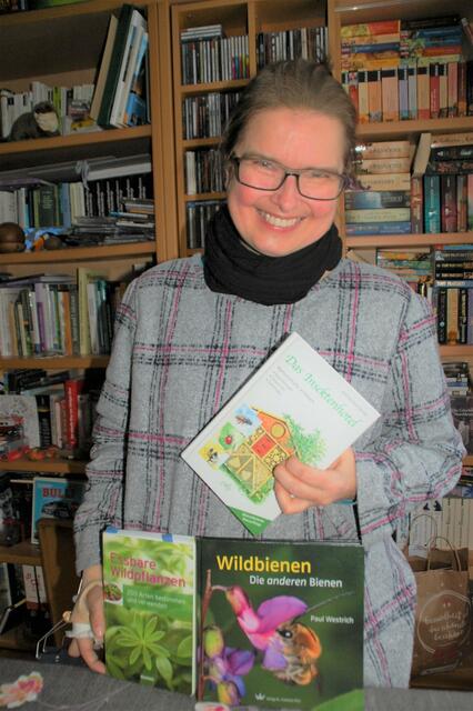 Barbara Drewes verfügt über reichlich Fachwissen über Wildbienen und andere Insekten und gibt gerne praktische Tipps für Naturschützer