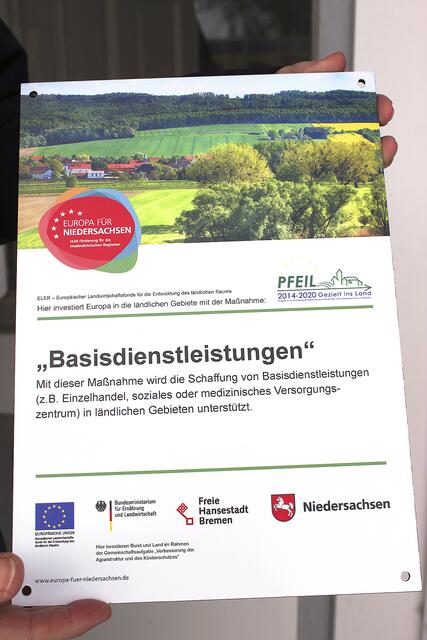 Das Schild weist auf die öffentliche Förderung hin | Foto: sb