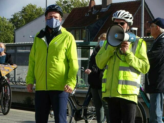Joachim Franke (ADFC, re.), hier mit Tobias Handtke (SPD) bei der Protestfahrt im vergangenen Oktober Fotos: Tobias Handtke