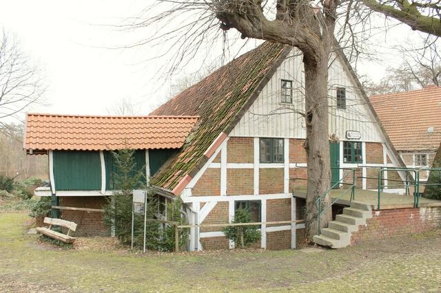 Ein Teil der historischen Mühle erhielt kürzlich ein neues Dach | Foto: sb