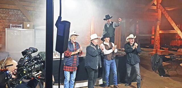 Die Mitglieder von Truck Stop geben Vollgas in der Scheune | Foto: ig