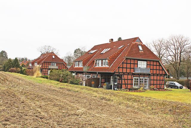 Die Anwohner fordern, dass sich die geplanten Mehrfamilienhäuser am Bestand orientieren: sechs Wohneinheiten, 9,5 Meter hoch und eingeschossig