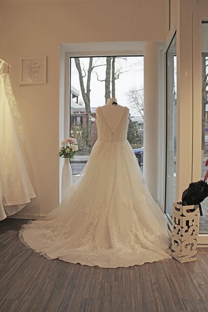 Ob Weiß, Elfenbein oder Blush - Im Curvy Bride Paradise wird jede Braut fündig