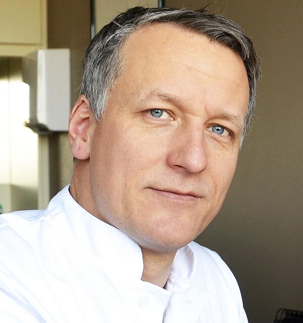 Dr. Frank Raimund, Chefarzt für Wirbelsäulenchirurgie im Krankenhaus Winsen | Foto: Krankenhaus Winsen