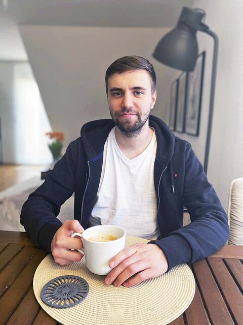 Steffen Horn trinkt im Homeoffice weniger Kaffee als in der Firma  | Foto: Josephin Klüver