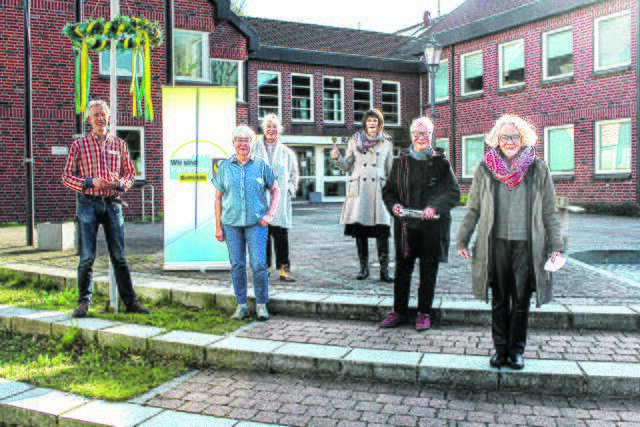 Sie engagier(t)en sich als Wegbereiter und Aktive für die Fairtrade-Gemeinde Salzhausen (v. li.): Nikolaus Lemberg, Elisabeth Mestmacher, Hannah H. David, Edda Hartig-Abegg, Elsabe Rolle und Dr. Ilse-Dore Schütt | Foto: ce