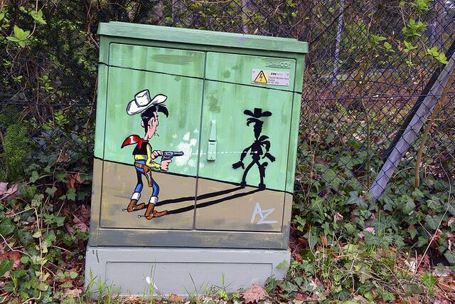 Lucky Luke schießt am Friedhof Maschen schneller als sein Schatten