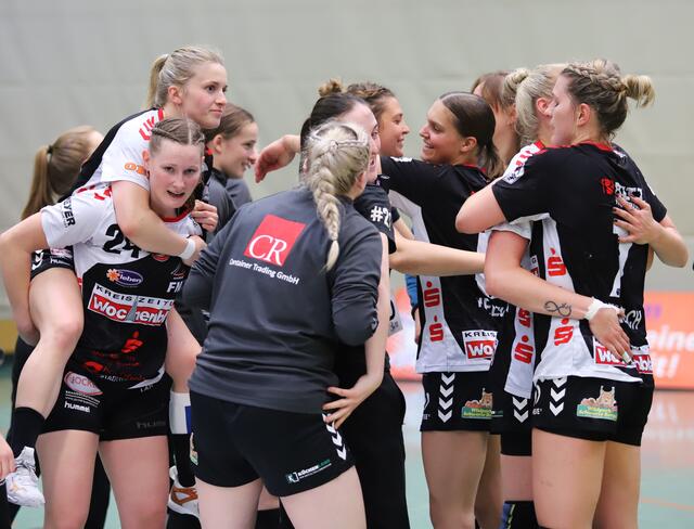 Grenzloser Jubel nach dem Überraschungs-Sieg der "Luchse" | Foto: cc