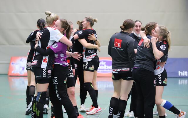 Grenzloser Jubel nach dem Überraschungs-Sieg der "Luchse" | Foto: cc