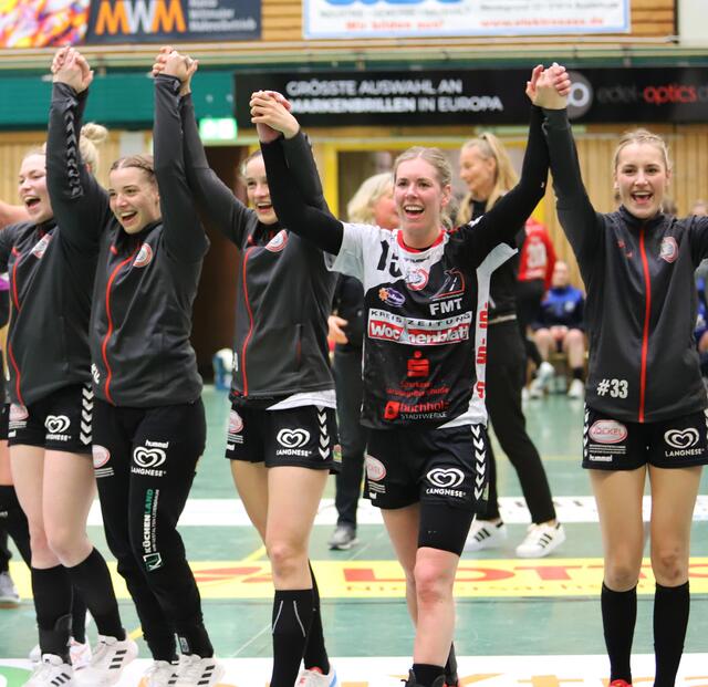 Grenzloser Jubel nach dem Überraschungs-Sieg der "Luchse" | Foto: cc