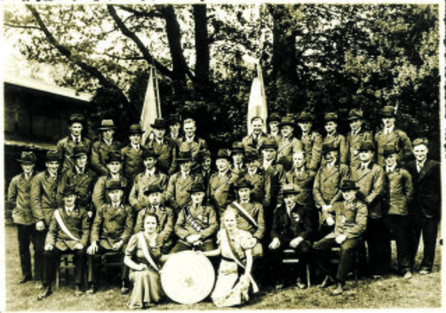 Zu Ehren des damaligen Schützenkönigs Gustav Röhrs entstand dieses Foto auf dem Schützenfest 1939 | Foto: Schützenverein Wesel und Umgebung
