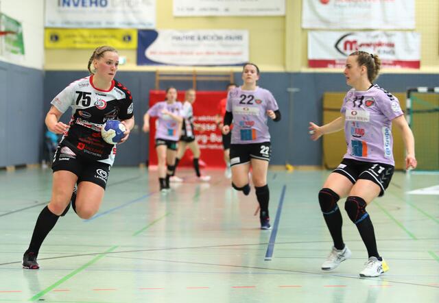Julia Herbst (am Ball) ist diesmal frei durch | Foto: cc