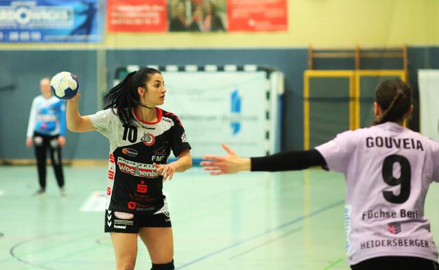 Fatos Kücükyildiz (am Ball) auf der Suche nach einer Abspielmöglichkeit  | Foto: cc