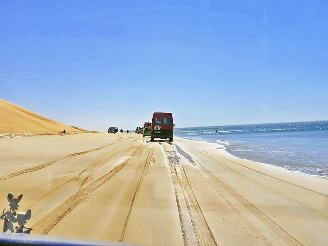 Während der Rallye wird die Strecke die Teilnehmer direkt am Strand entlang führen