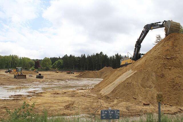 Auf dem ehemaligen Ritscher-Gelände in Sprötze laufen die Erschließungsarbeiten auf Hochtouren