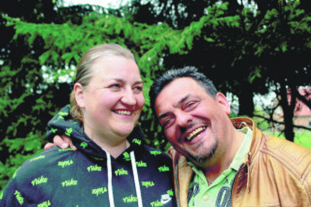 Haben stets Spaß: Gaby und Giorgio Matthies führen 
gemeinsam die Pension Hillmers Hoff in Wesel  | Foto: mro