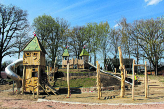 Der "JestePark am Seeveufer" wird nicht nur der größte Spielplatz Jesteburgs, sondern auch der schönste. Die Jesteburger SPD befürchtet nun, dass die umliegenden Straßen von Spielplatzbesuchern zugeparkt werden - und will Parkplätze ausweisen. Überflüssig, sagt Frank Borg-stedt vom Förderverein Jesteburger Spielplätze: Das hat der Verein längst besorgt