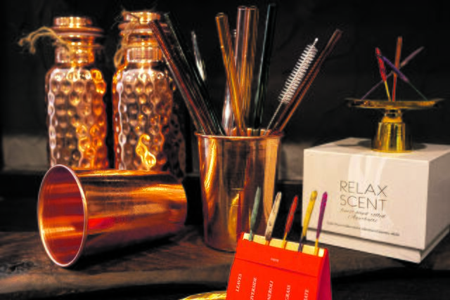 Zu den beliebtesten Geschenkartikeln in den "Gilbert Studios" gehören Kupfertrinkflaschen und -becher | Foto: Gilbert Studios