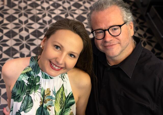 Fachkundige Beratung und familiäre Atmosphäre: Die "Jesteburger Drogerie" wird 75. Als "Gilbert Studios" beheimatet das Geschäft heute auch ein Kosmetik-, ein Foto- und ein Geschenkestudio. Die Inhaber Hauke und Julia Gilbert bedanken sich mit tollen Aktionen bei den Kunden für ihre Treue | Foto: Gilbert Studios