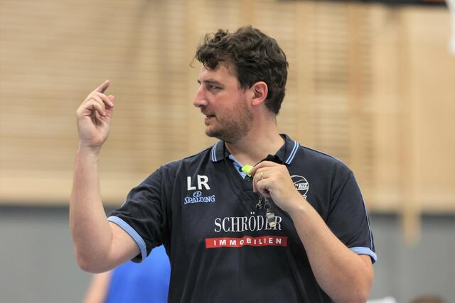 Winsens Chef-Trainer Dr. Lutz Rütter gibt die Richtung vor
