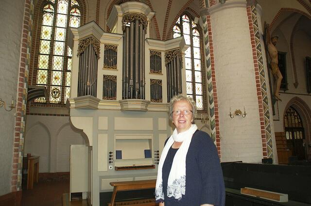Kreiskantorin Sybille Groß ist gespannt, wie die Chororgel nach Restaurierung und Erweiterung klingen wird | Foto: sla