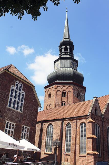 Beliebtes Fotomotiv: die St. Cosmae-Kirche in Stade | Foto: jab