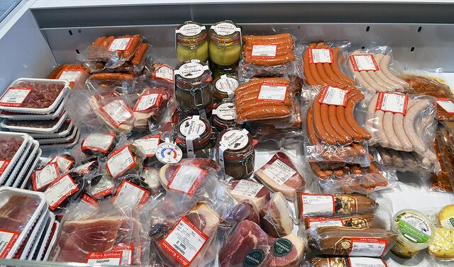 Trägt auch zur CO₂-Reduktion bei: weniger Fleisch essen, dafür auf qualitativ hochwertigere Ware zurückgreifen  | Foto: bim