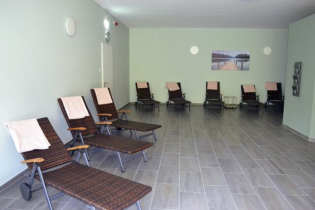 Die Ruhe-Liegen im Saunabereich | Foto: bim