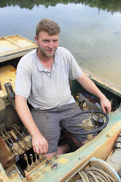 Hauke Böning am Steuer des Amphibienfahrzeugs | Foto: sb