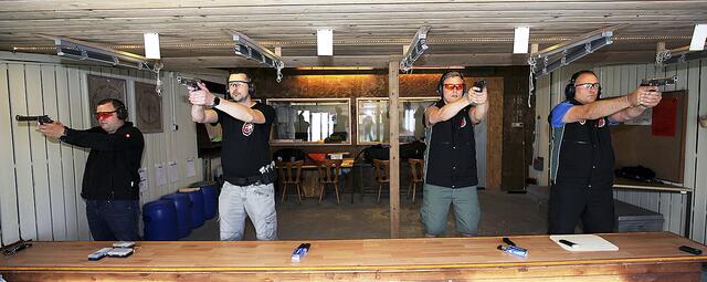 Die Pistolengruppe hat zahlreiche Verbesserungen und Modernisierungen auf dem Pistolenstand durchgeführt und mit einer Fallscheibenanlage das Trainingsrepertoire vergrößert | Foto: Uwe Stelling