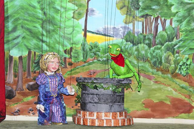 Das Marionettentheater des Museums im Marstall führte den Froschkönig auf   Fotos: as