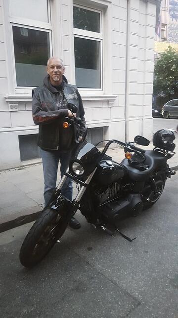 Oliver Wolkenhauer mit seiner 
Harley Davidson Low Rider S | Foto: Wolkenhauer