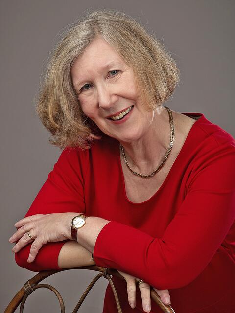 Autorin Elke Stoll liest aus ihrer Kurzgeschichtensammlung "Vom Glück, 70 zu sein" | Foto: Stoll