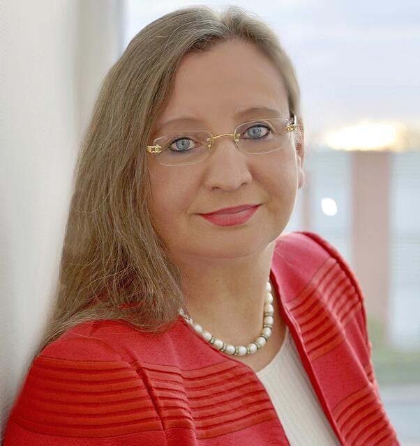 ﻿Katrin P. Baar lädt zum zweiten Mal zu "Kunst im Park" in Undeloh ein | Foto: Ute Bösch