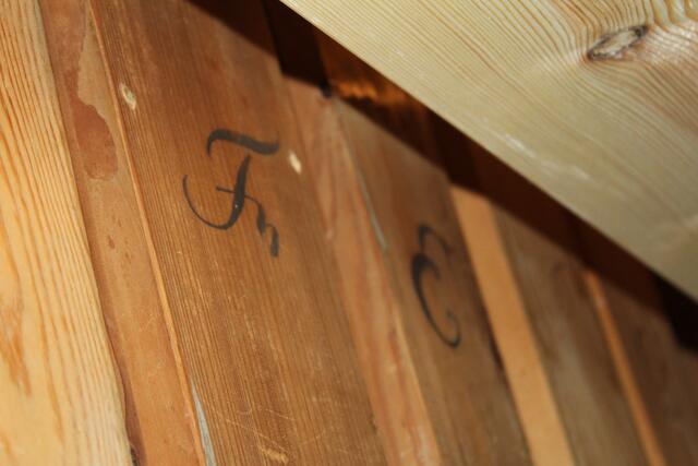 Die Kennzeichnung der Holzposaunen stammt noch vom Erbauer der Orgel