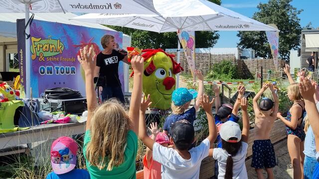 Kindershow mit "Frank und seine Freunde" am Krautsander Anleger | Foto: ig