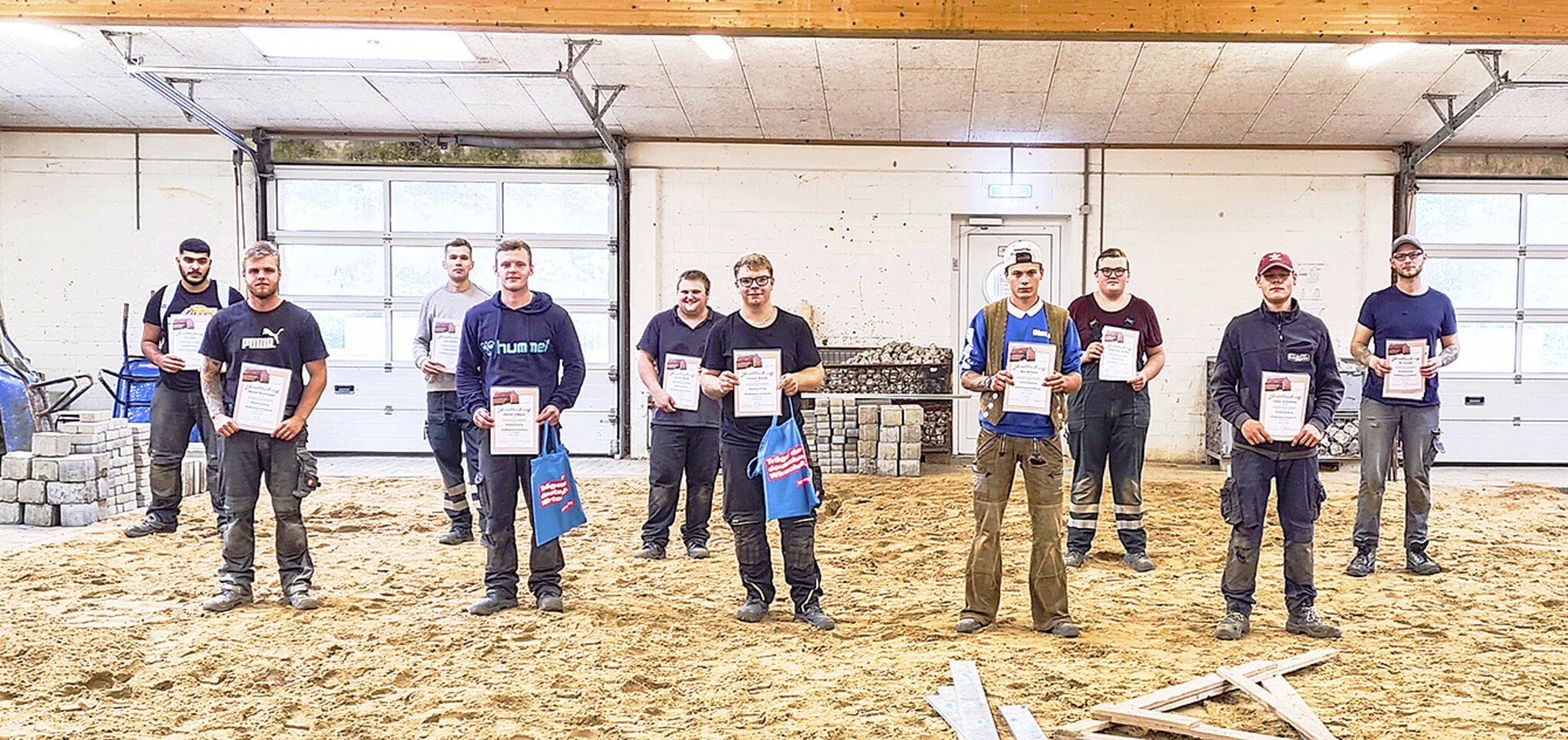 Muskelkraft und Kreativität Zehn neue Straßenbauer für den Landkreis