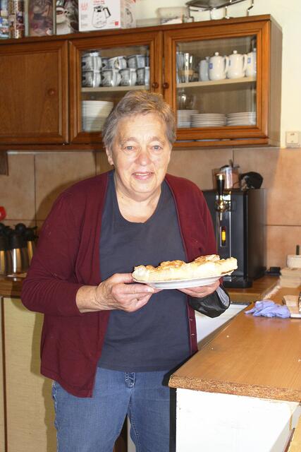 Gisela Bohlmann ist berühmt für ihren hausgemachten Kuchen | Foto: sb