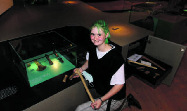 Dass die Arbeit in einem Museum alles andere als langweilig ist, beweist die FSJlerin Sophia Hammann | Foto: jd